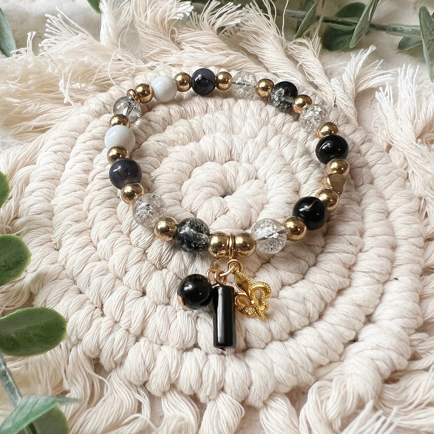 Lys Noir Bracelet